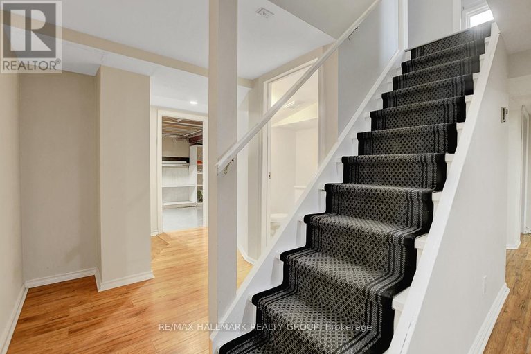 29528376/71-morton-drive/glencairnhazeldean/ottawa/ontario/K2L1W9_32