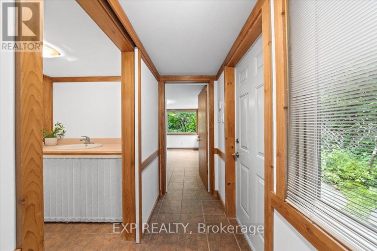 28808185/107-stanley-avenue/new-edinburgh/ottawa/ontario/K1M1N8_24
