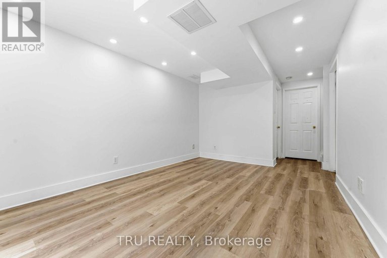 29378273/37-riverbank-court/stittsville-central/ottawa/ontario/K2S1V7_24