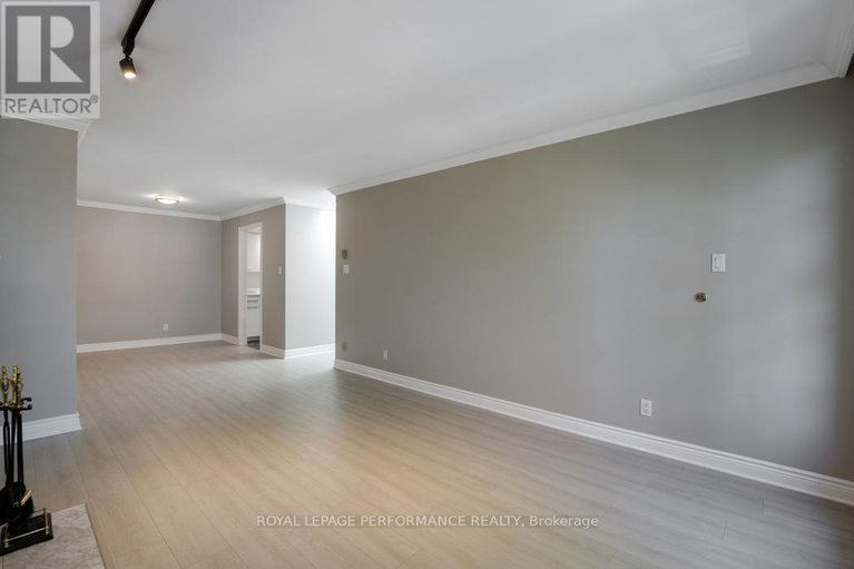 28821166/304-100-bruyere-street/lower-townbyward-market/ottawa/ontario/K1N5C6_19