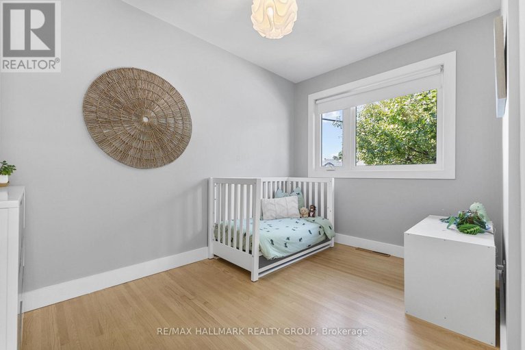 28877197/2180-lenester-avenue/mckellar-heightsglabar-park/ottawa/ontario/K2A1L4_15