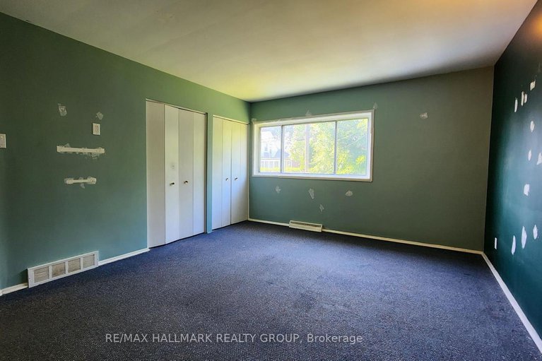 28090289/447-roger-road/alta-vistafaircrest-heights/ottawa/ontario/K1H5B7_27