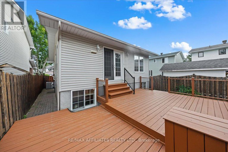 28623558/1694-toulouse-crescent/orleanssunridge/ottawa/ontario/K1C6K3_37