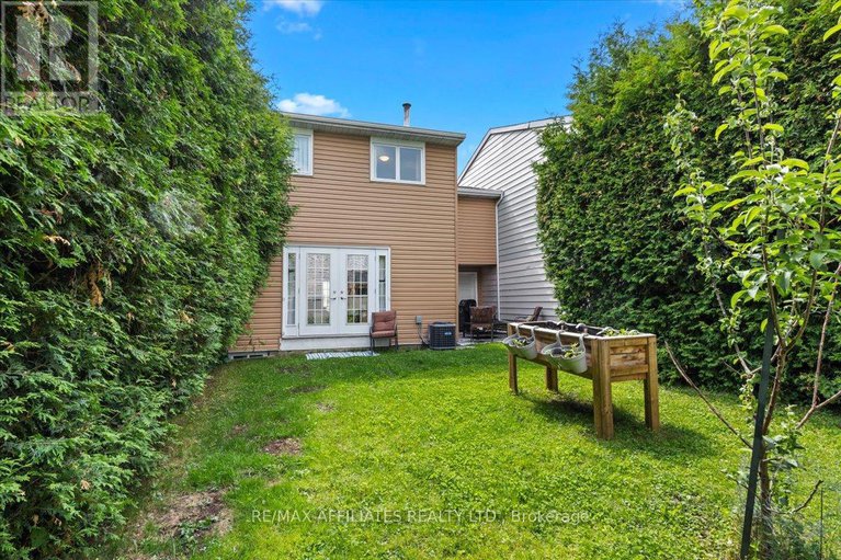 28649906/2530-autumn-hill-crescent/blackburn-hamlet-south/ottawa/ontario/K1B4M7_40
