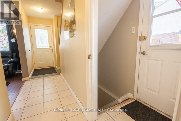 29666146/183-mcelroy-drive/glencairnhazeldean/ottawa/ontario/K2L1X7_2