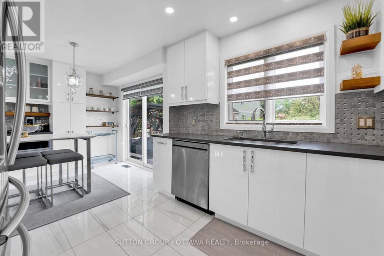 28668189/2163-johnston-road/hunt-club-park/ottawa/ontario/K1G5K2_24