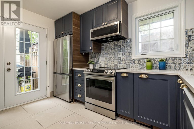 28497718/55-345-kintyre-private/carleton-square/ottawa/ontario/K2C3M6_15