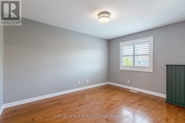 28489478/6149-westwater-crescent/orleans-village/ottawa/ontario/K1W1E1_32