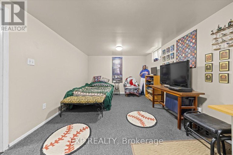 29220422/3166-stockton-drive/blossom-parkkemp-parkfindlay-creek/ottawa/ontario/K1T1S1_29