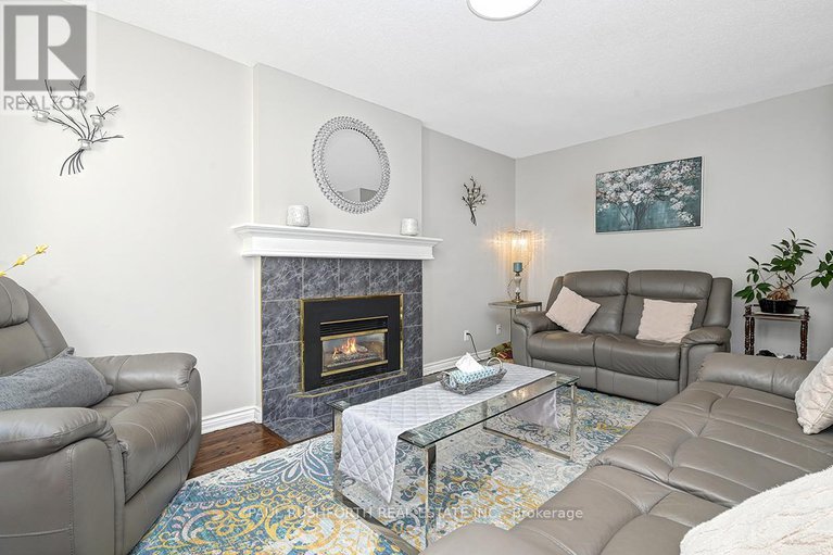 28384020/76-chickasaw-crescent/bridlewood/ottawa/ontario/K2M1M7_14