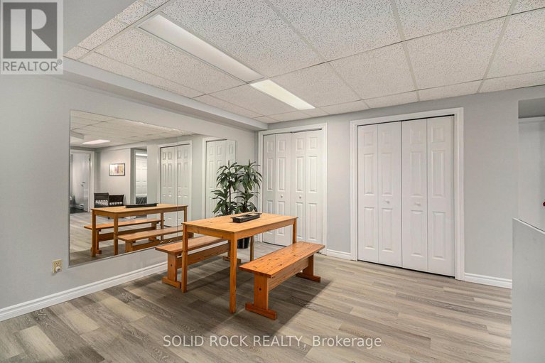 28813811/1674-sansonnet-street-s/chapel-hill/ottawa/ontario/K1C5Y6_37