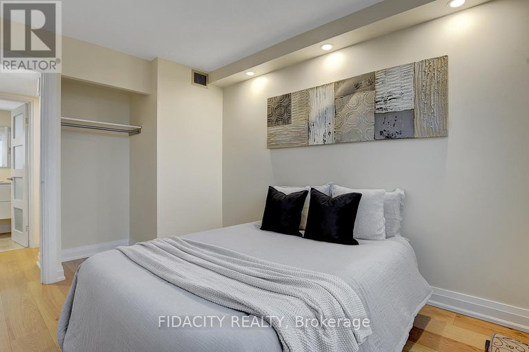 29082045/908-1195-richmond-road/woodroffe/ottawa/ontario/K2B8E4_17