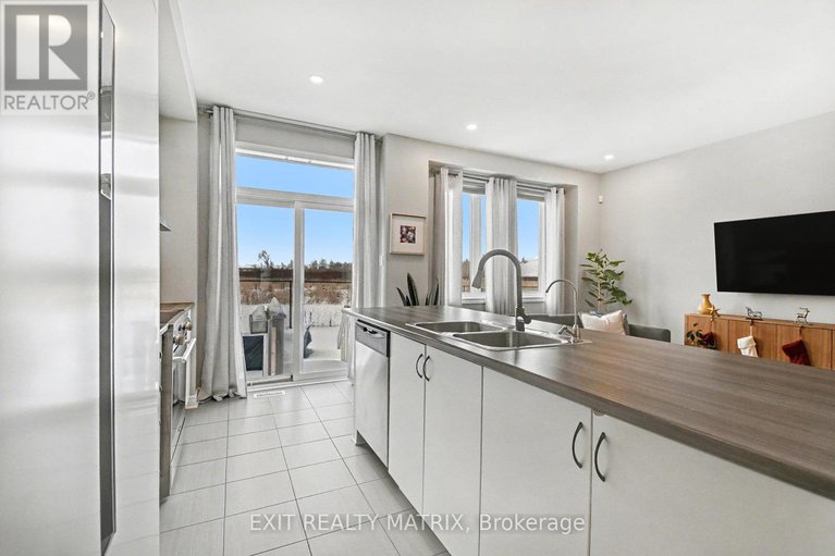 29193786/211-mountain-sorrel-way/avalon-west/ottawa/ontario/K4A0T6_9