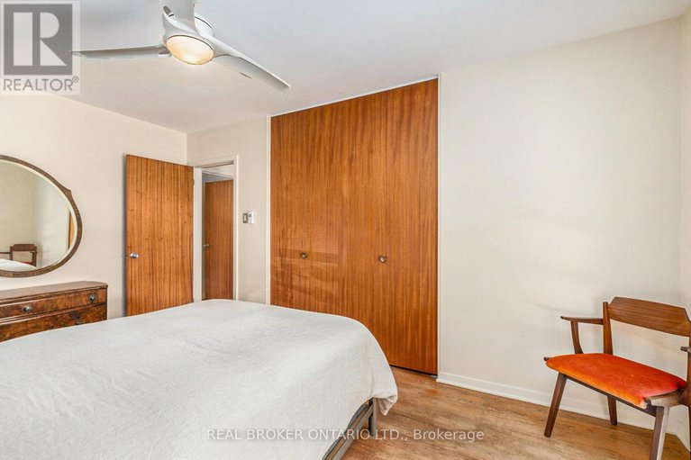 28867748/805-nicholson-avenue/mooneys-bayriverside-park/ottawa/ontario/K1V6N4_15