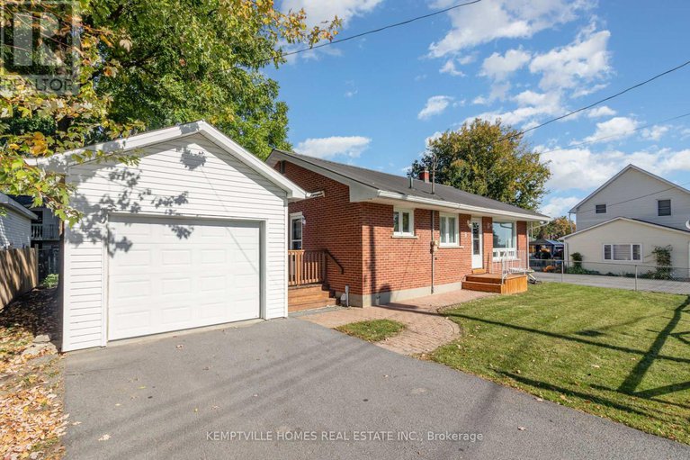 28943106/8-gibson-lane/morrisburg/south-dundas/ontario/K0C1X0_1