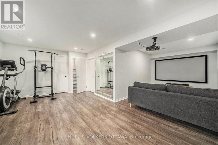 28574224/1841-lorraine-avenue/urbandale-acres/ottawa/ontario/K1H6Z7_26