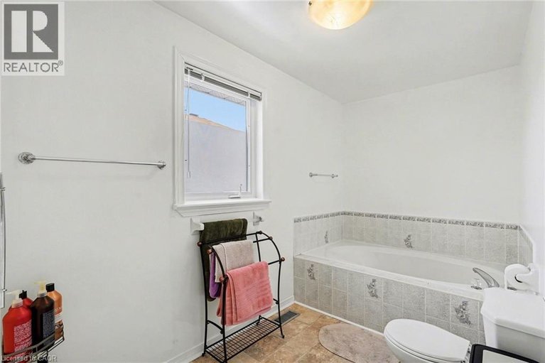 29442600/106-knudson-drive/kanata/ontario/K2K2L5_46