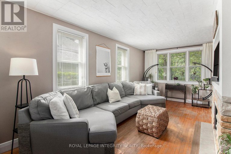 28820811/484-whitney-street/winchester/north-dundas/ontario/K0C2K0_7