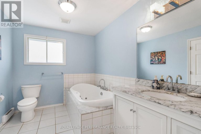 29184113/922-lalonde-road/lorignal/champlain/ontario/K0B1K0_18