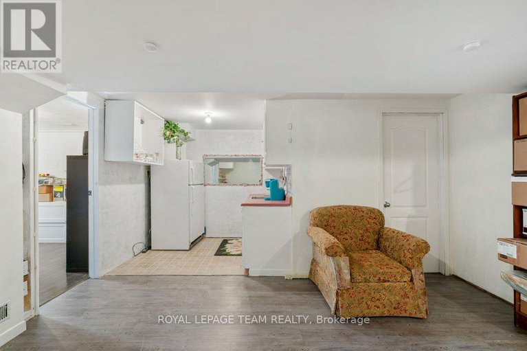 28770309/24-beach-avenue/iroquois/south-dundas/ontario/K0E1K0_20