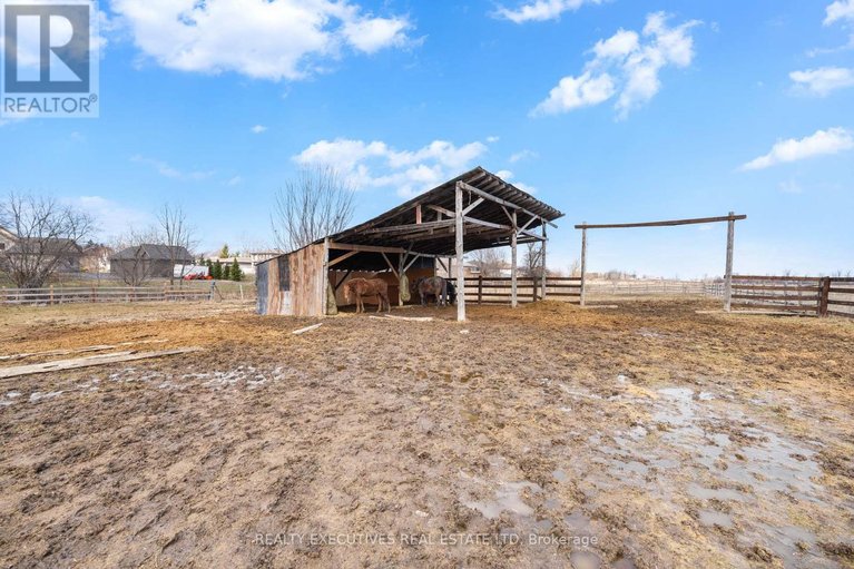 29627788/416-main-street/winchester/north-dundas/ontario/K0C2K0_32