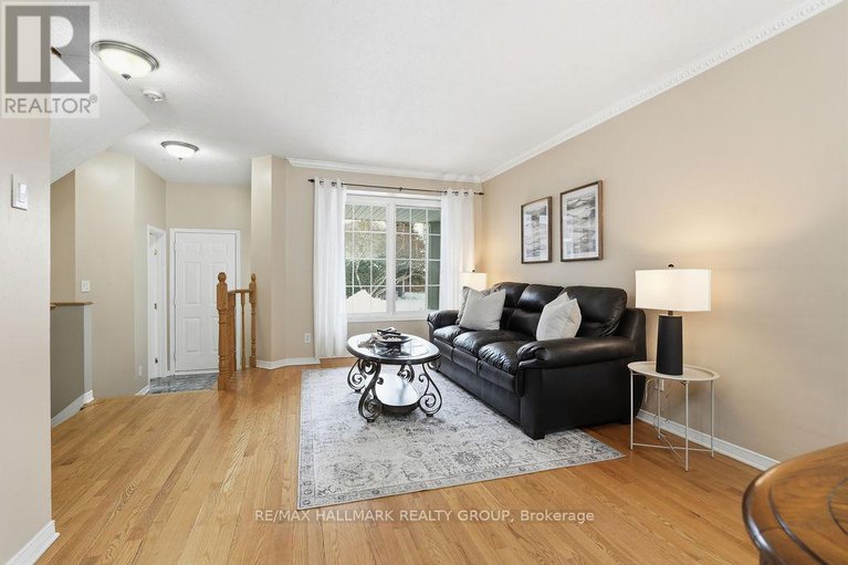 29250836/1165-falconcrest-court/chatelaine-village/ottawa/ontario/K4A3Z4_6