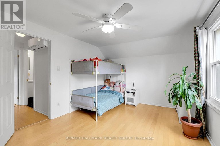 29565294/105-queen-mary-street/overbrookcastle-heights/ottawa/ontario/K1K1X4_20