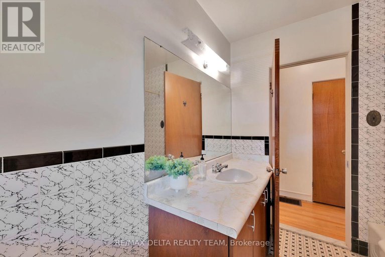 28633834/2243-miramichi-street/kenson-park/ottawa/ontario/K2C0Z1_20