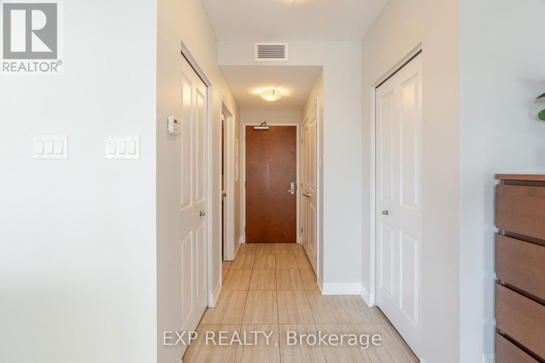 28786083/2308-242-rideau-street/sandy-hill/ottawa/ontario/K1N0B7_6