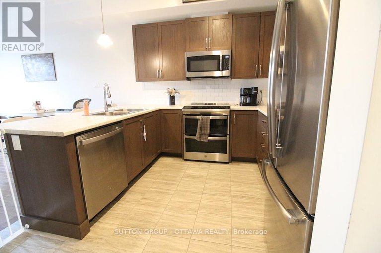 29396023/303-rue-de-l-etang-street/town-of-rockland/clarence-rockland/ontario/K4K0K1_7