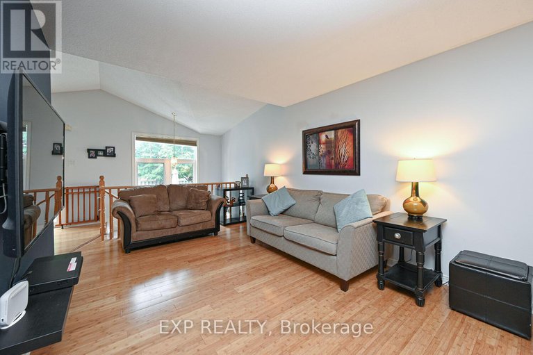 29255057/677-wildshore-crescent/riverside-southgloucester-glen/ottawa/ontario/K1V1Y1_3