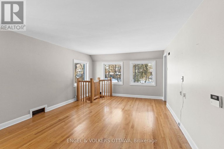 28608885/32-ryeburn-drive/riverside-southgloucester-glen/ottawa/ontario/K1V1H6_29