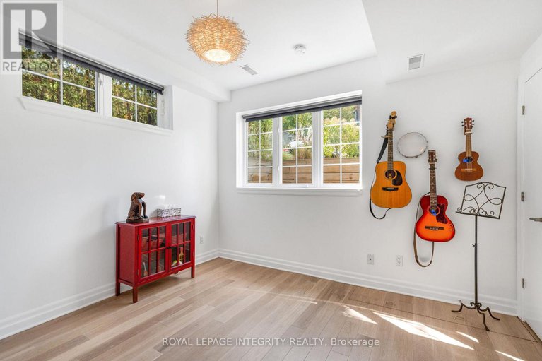 28878619/h-17-melrose-avenue-n/hintonburg/ottawa/ontario/K1Y1T8_23