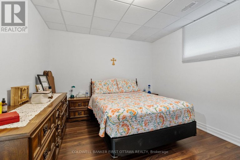 29209715/1623-claymor-avenue/carleton-heights/ottawa/ontario/K2C1T4_42