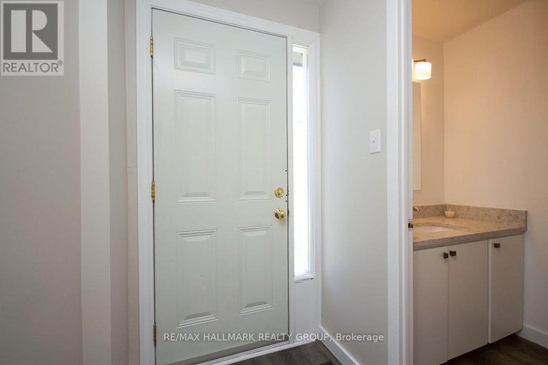 28266606/d-3-spring-grove-lane/pheasant-run/ottawa/ontario/K2J2C5_40