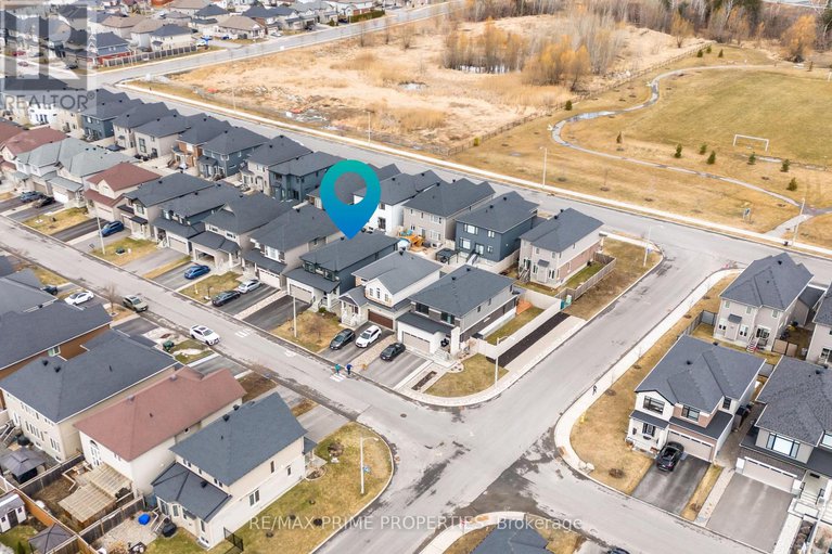 28820804/249-fountainhead-drive/mer-bleuebradley-estatesanderson-park/ottawa/ontario/K1W0H4_4