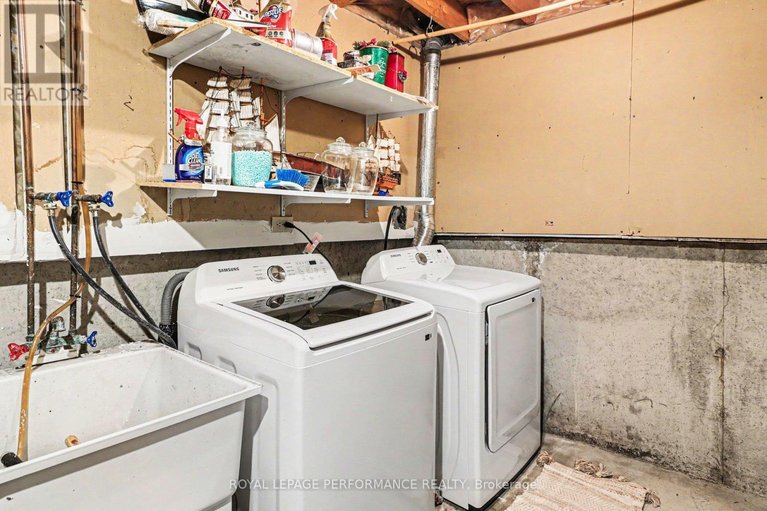 29586138/7004-bilberry-drive/convent-glen-north/ottawa/ontario/K1C3R6_31