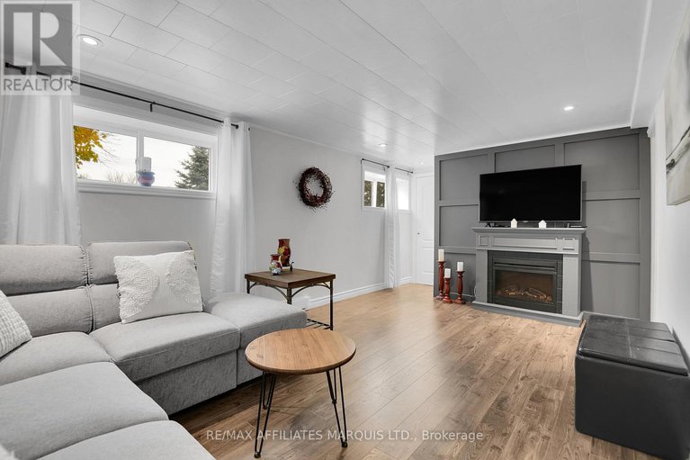 29216176/20391-park-crescent/south-glengarry-charlottenburgh-twp/south-glengarry/ontario/K0C1L0_19