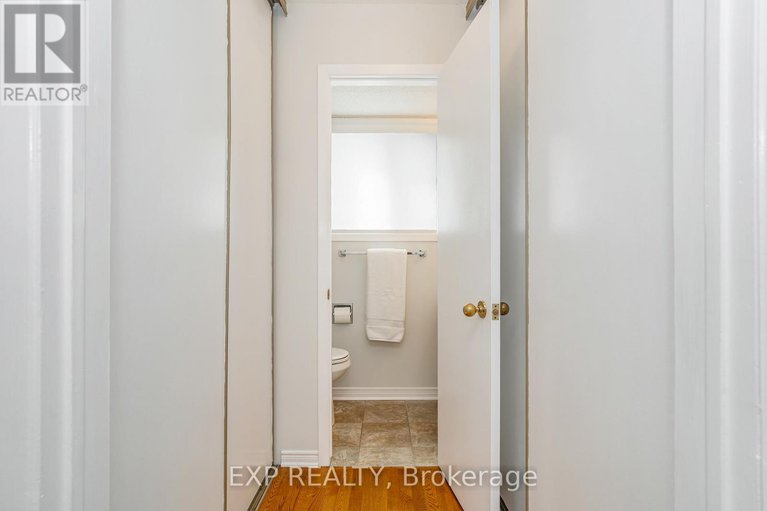 28799326/6084a-vineyard-drive/convent-glen/ottawa/ontario/K1C2M5_7