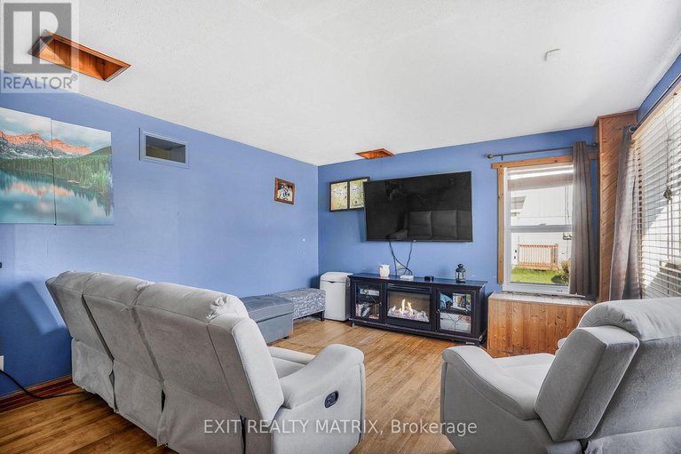 28379387/1018-sinclair-street/hawkesbury/hawkesbury/ontario/K6A1E5_6