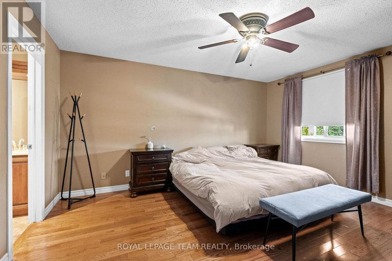 28879068/35-ivylea-street/craig-henrywoodvale/ottawa/ontario/K2G4X1_21