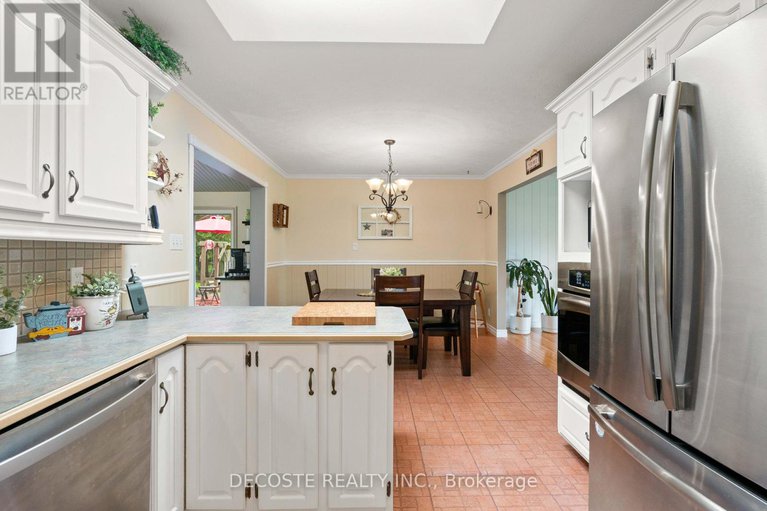 28530818/19920-county-25-road/south-glengarry-charlottenburgh-twp/south-glengarry/ontario/K0C1L0_13