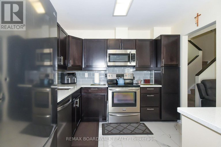 29379772/67-406-valade-crescent/fallingbrookpineridge/ottawa/ontario/K4A2W2_5