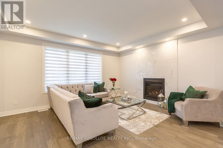 29563343/1019-apolune-street/half-moon-bay/ottawa/ontario/K2J6N8_10