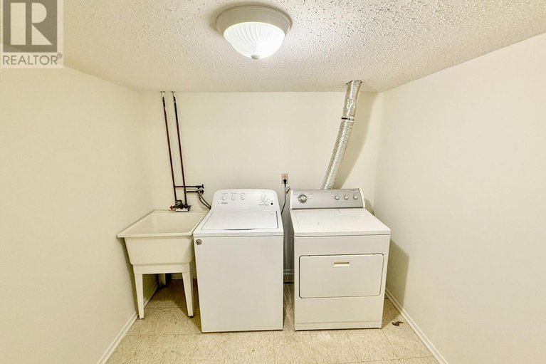 28744295/a-14-castlebrook-lane/centrepointe/ottawa/ontario/K2G5G4_29