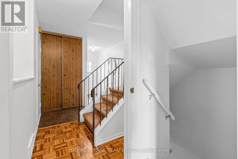 28930339/2163-orient-park-drive/blackburn-hamlet-south/ottawa/ontario/K1B4W1_20