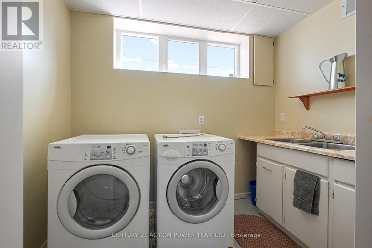 29647357/1535-st-georges-street/bilberry-creekqueenswood-heights/ottawa/ontario/K1E1R1_46