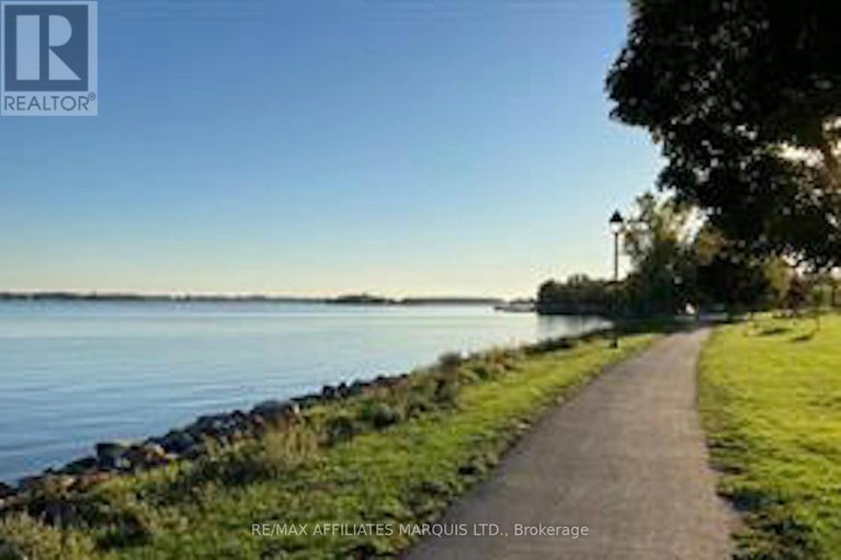 29404761/70-augusta-street/morrisburg/south-dundas/ontario/K0C1X0_31