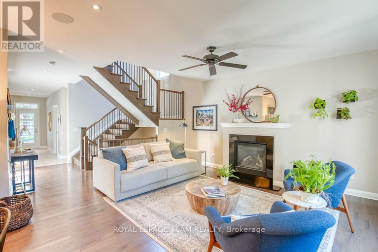 28955797/107-kitsilano-court/bruce-farmgraham-parkqualicumbellands/ottawa/ontario/K2H0B5_7