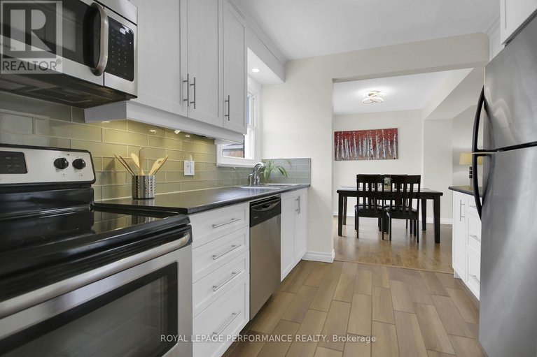 28622582/786-cummings-avenue/castle-heightsrideau-high/ottawa/ontario/K1K2L2_16